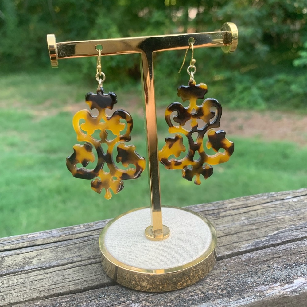 🐢 Faux Tortoise Plastic Chandelier Dangle Earrings🐢 - Picture 3 of 6